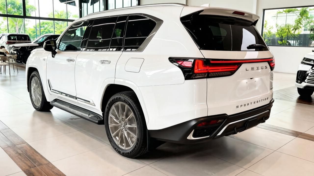 LEXUS LX600 URBAN 2026 года воплощение роскоши среди внедорожников. Обзор автомобилей.