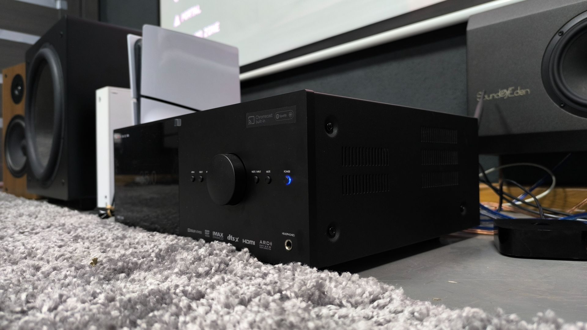 Почему в кинотеатре главный Anthem MRX 1140.