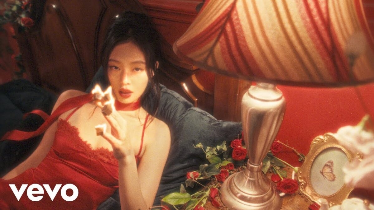JENNIE 'FALLEN ANGEL' MV