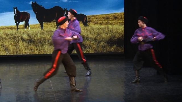 Лискинский ГДК. День государственного флага Российской Федерации.