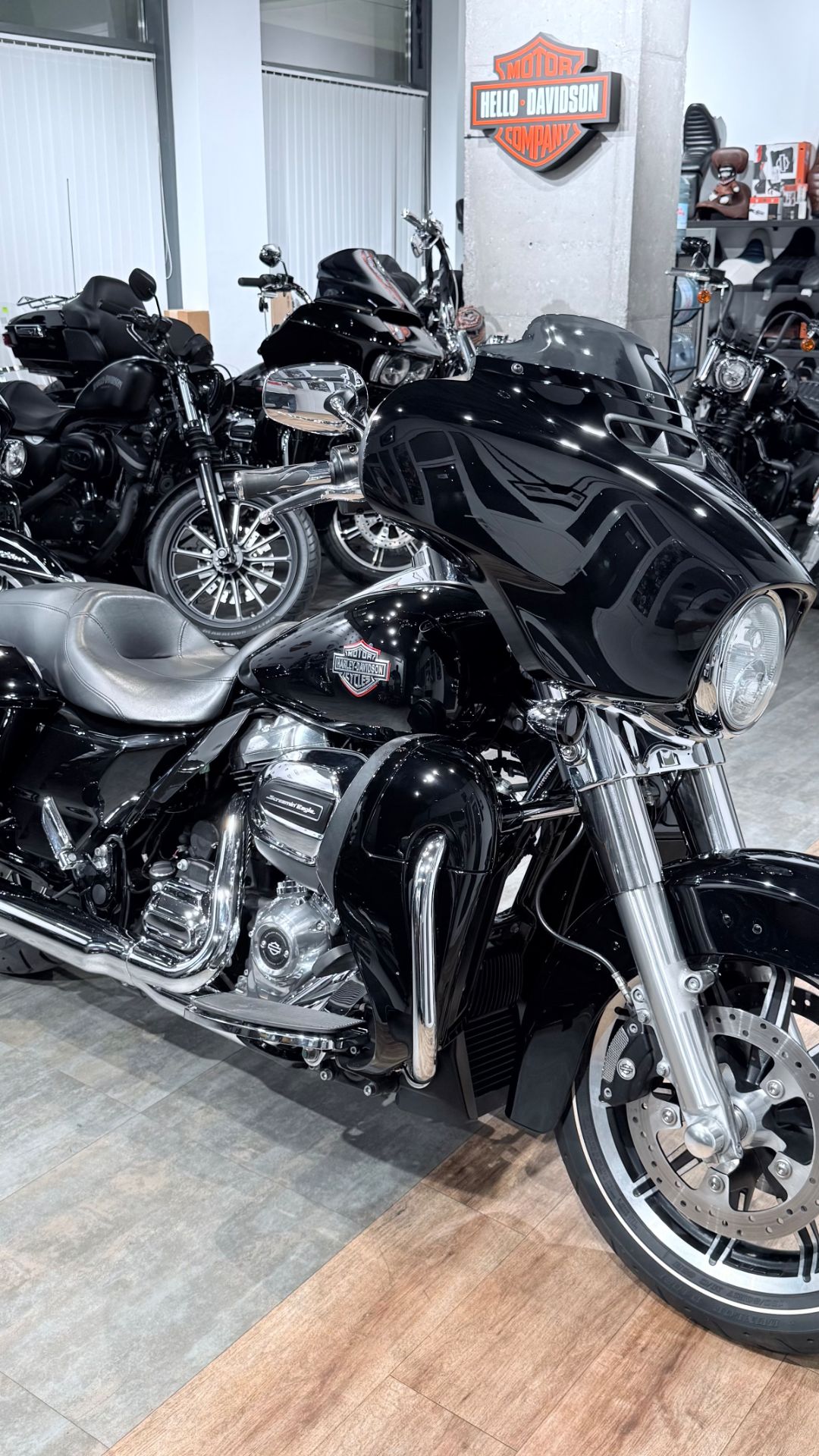 + 2019 HD Street Glide Special 107 ABS Vivid Black 11K (VIN 5HD***3273)