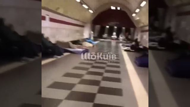 Украинчики устраиваются в метро