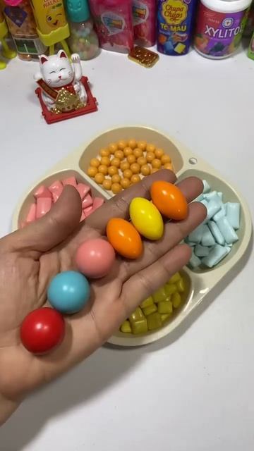Жевательные конфеты-сюрпризы разных цветов 🌈🩷🧡💛 #жевательные