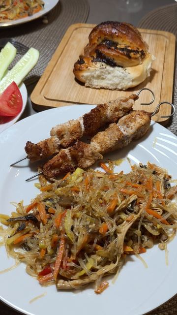 Домашние шашлычки с фунчозой - обед пенсионера 🍽
