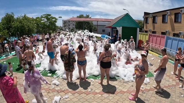 Приключения Дяди Брата часть 3, Аквапарк