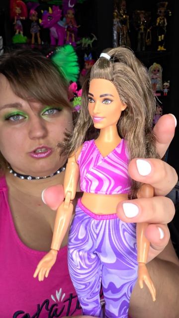 Barbie: Барби пышка или йога в фиолетовых лосинах