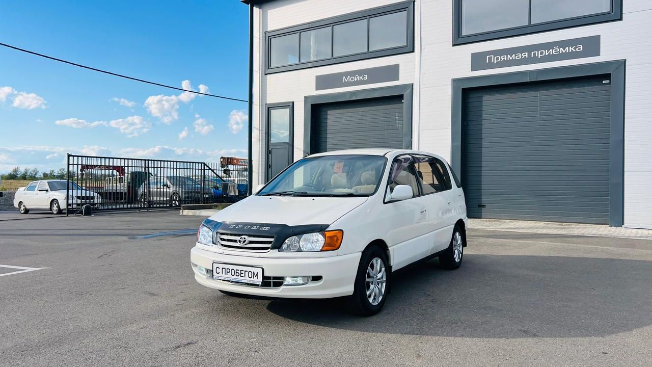 Toyota Ipsum, 2000 год