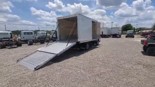 2019 MITSUBISHI FUSO FE 140 GAS WITH 14FT MORGAN VANSCAPER