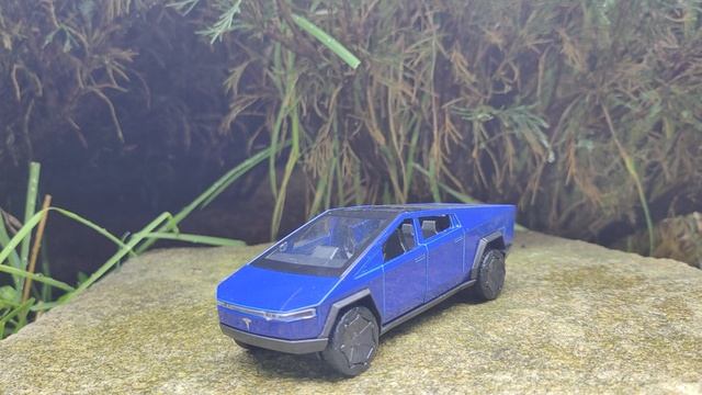 Модель Tesla Cybertruck от Технопарка