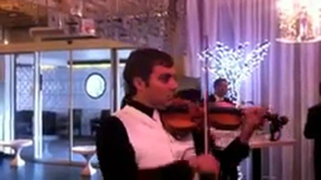 We no speak americano.Alexandre Shirinyan violin.