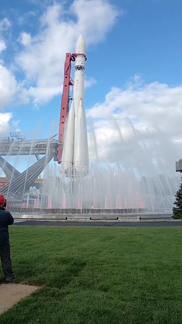 Фонтан и ракета на ВДНХ (02.09.2026)