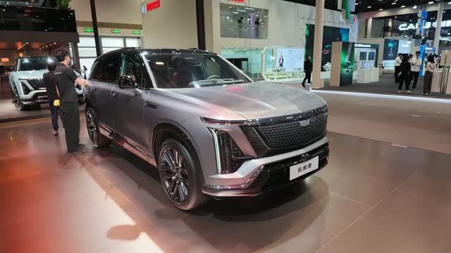 Cadillac VISTIQ EV 2026 - Интерьер и Экстерьер