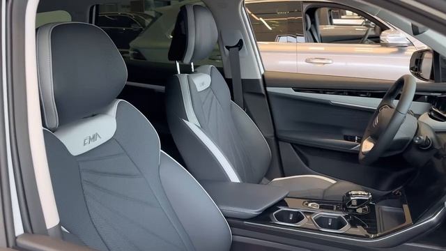 Geely Atlas Спорт цвет белый
