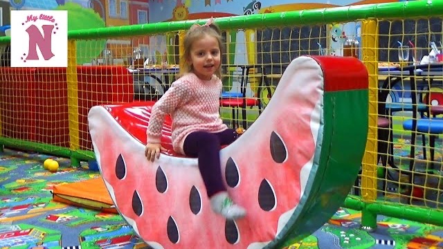 ВЛОГ Детский развлекательный центр Горки батуты кубики шарики Kid's Intertainment Center