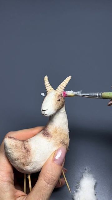 Ёлочная игрушка коза