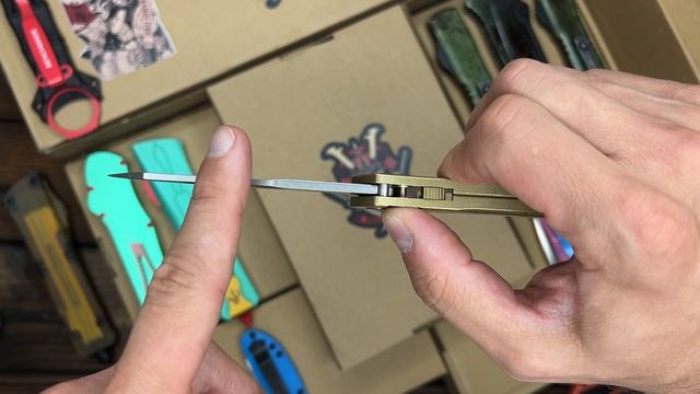 Реплика Benchmade Osborne 940 AUTO латунный - обзор