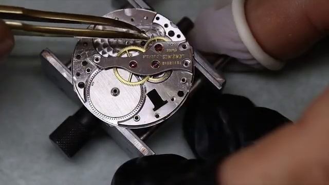 Servicing The Record Breaker - Longines 30L