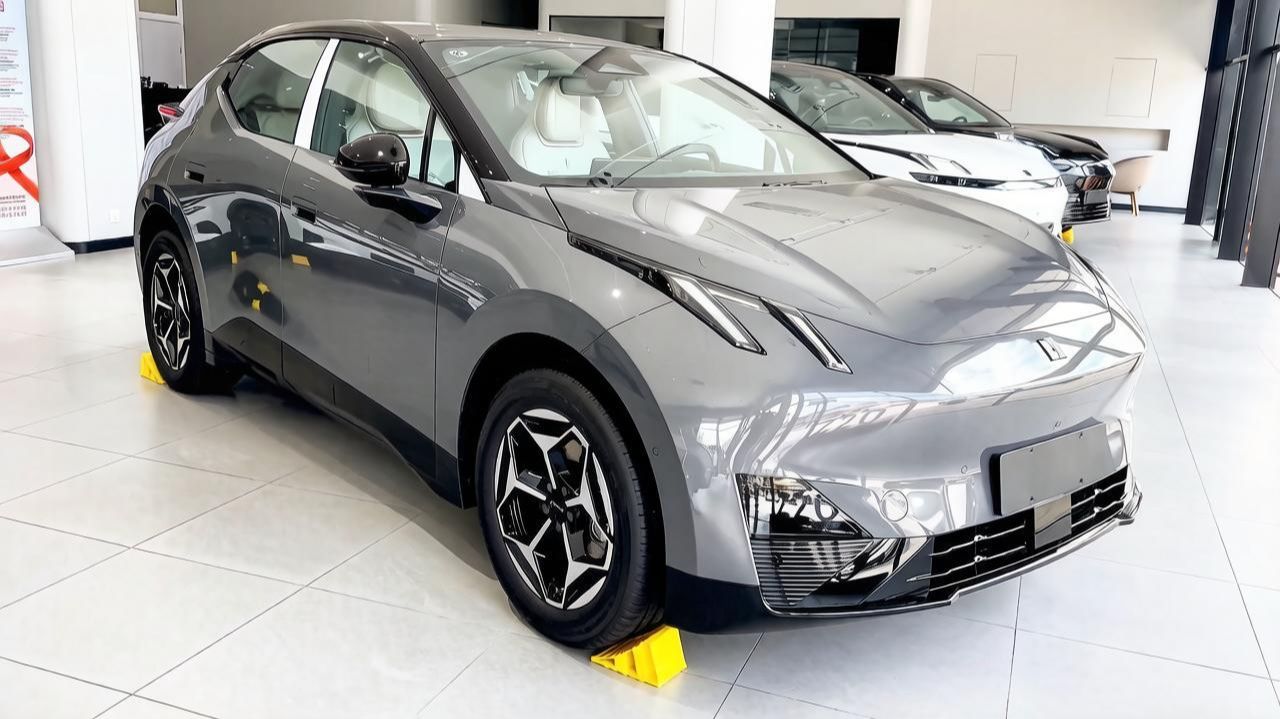 LYNK & CO Z30 2026 года новинка класса «супер-люкс». Обзор автомобилей