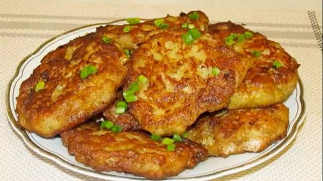 А вы готовите рыбные котлеты? Самый вкусный вариант это рубленные. Они сочные, есть нюансы.