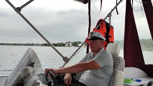 Челябинск прогулка на тримаране по озеру Смолино.  05.09.2026г