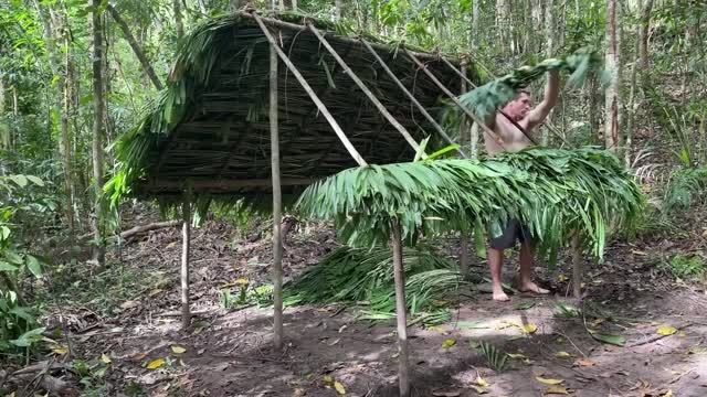 Primitive Technology Hut With Underfloor Heating (OndolHypocaust).