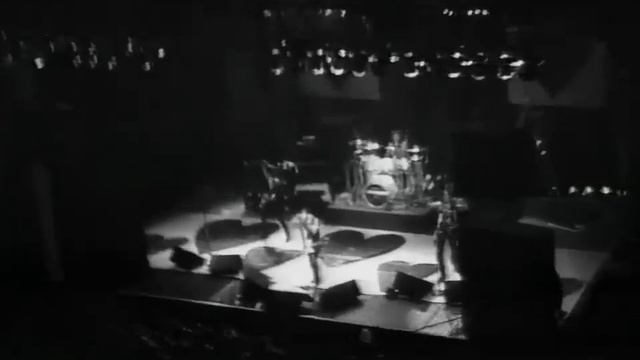 Joan Jett & The Blackhearts - Have You Ever Seen The Rain. (Official Music Video)