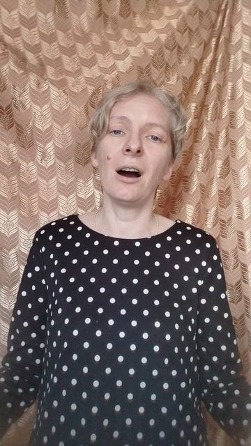 Ромашки спрятались, поникли лютики...
