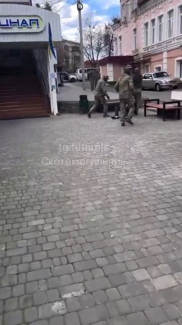 Хохлы ловят хохла