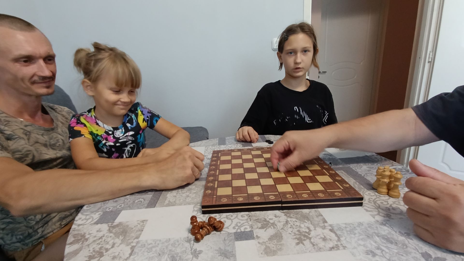 СРОЧНО ВЕРНУЛАСЬ ДОМОЙ!. ЭТО НЕ НАША КОШКА!