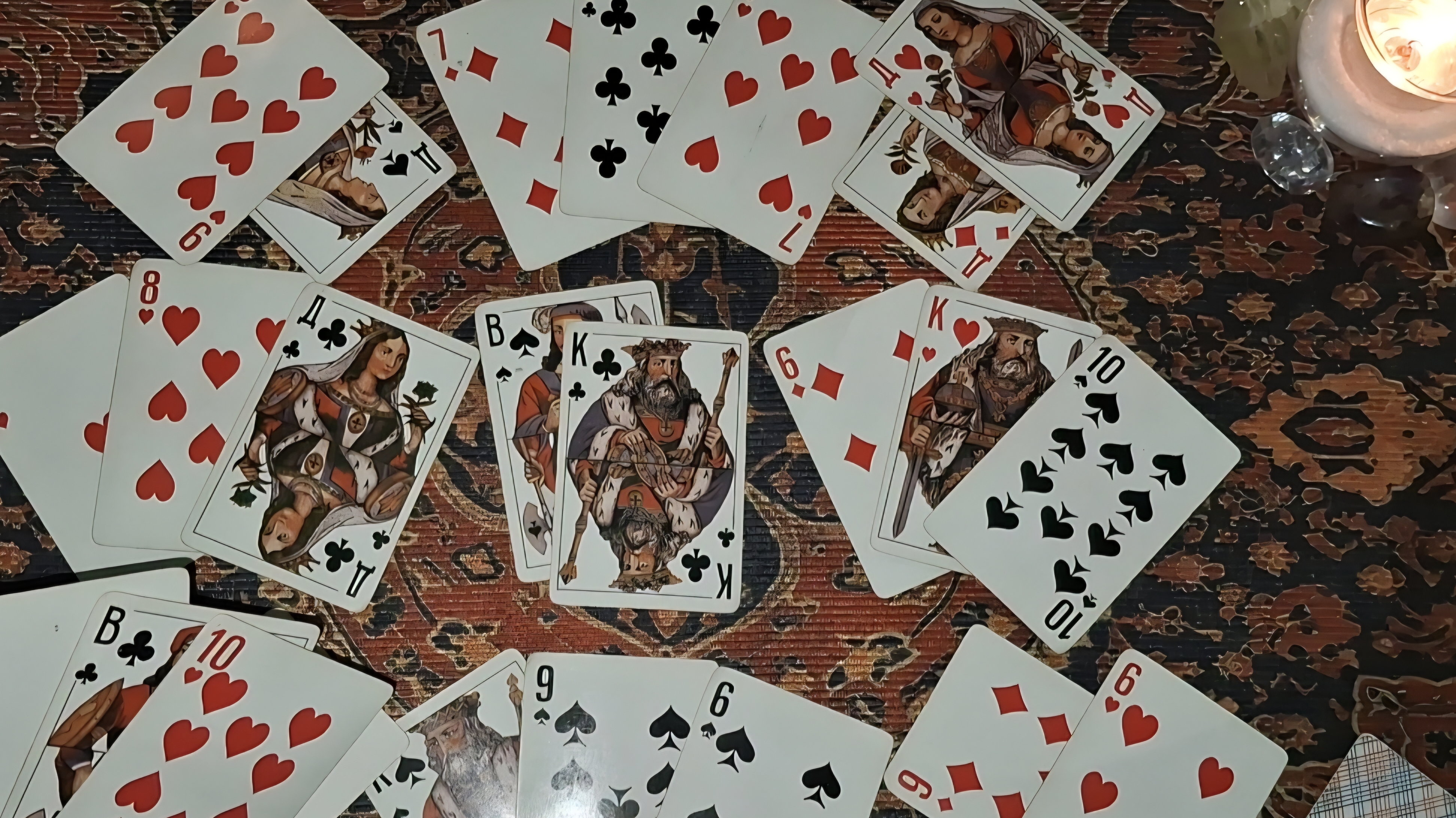 Что у него ♣️с♦️ другой?