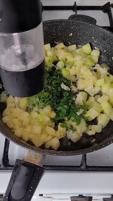Очень вкусный рецепт из КАБАЧКОВ! Если кабачки надоели, то приготовь так!