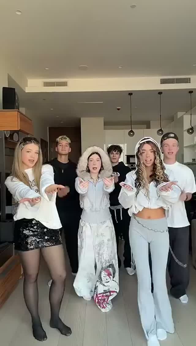 С Аней Покров🤟