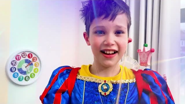 Макс хочет танцевать н вечеринке у девочек