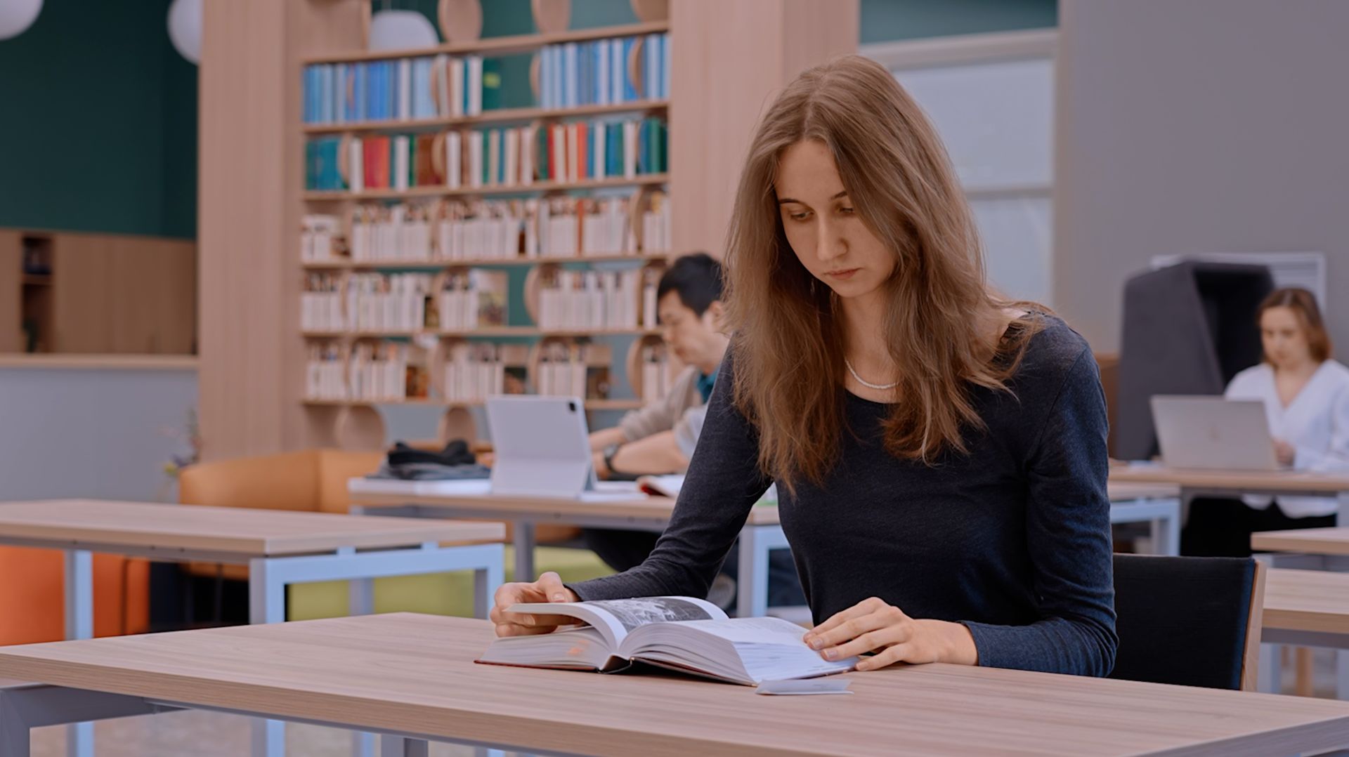 Книжный клуб НГУ