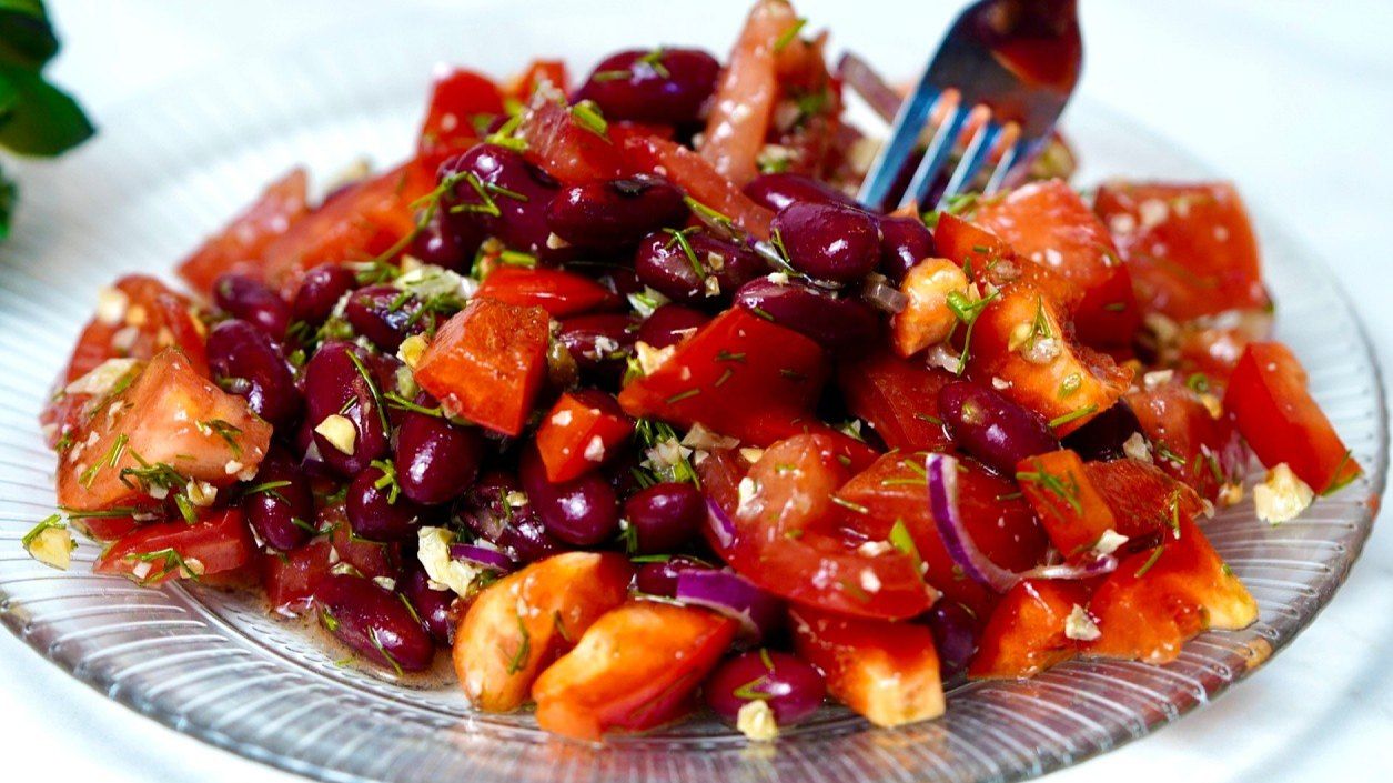 Съедят за минуту! Беру Помидоры и банку Фасоли! Готовлю Самый вкусный салат с фасолью за 5 минут!