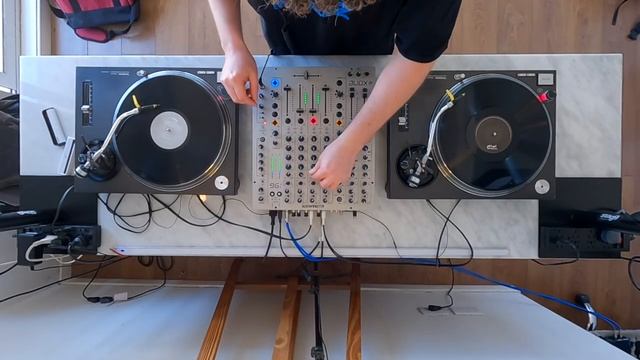 Living Analógica 0039 - RULO - Deep House Music Strictly Vinyl Mix - October 2025
