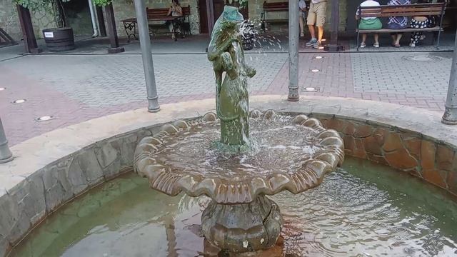 Фонтан бутылка Абрау