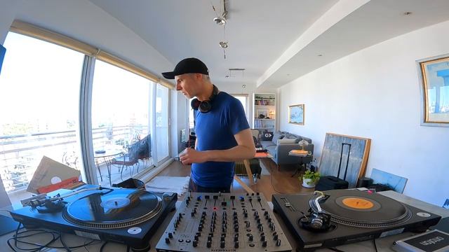 Living Analógica 0040 - Ezequiel Lodeiro - Deep House Music Strictly Vinyl Mix - October 2025