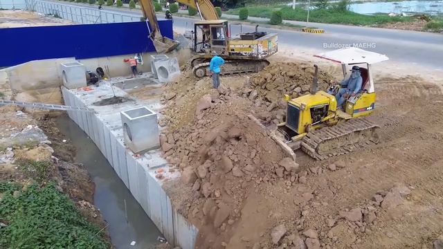 Massive Drainage Project! Installing Concrete Pipes & Backfilling With Rock By KOMATSU Bulldozer
