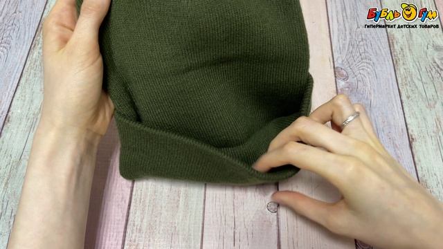 Шапка Lanson Kids демисезонная с коричневой эмблемой с отворотом зеленая  - видео