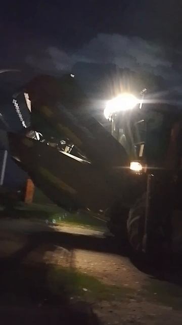 Поля заждались.  Такого мокрого года давно не помним.
