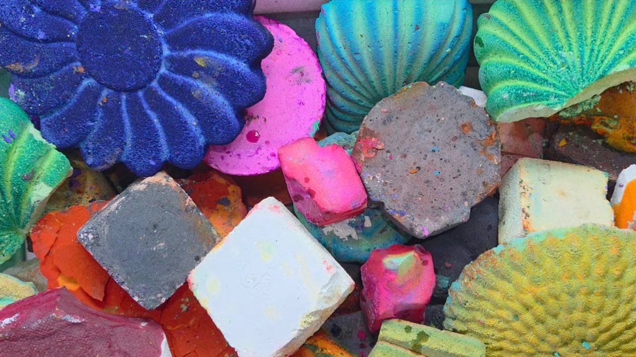 ASMR Crush Dusty Chalk 🌈🤍🌈