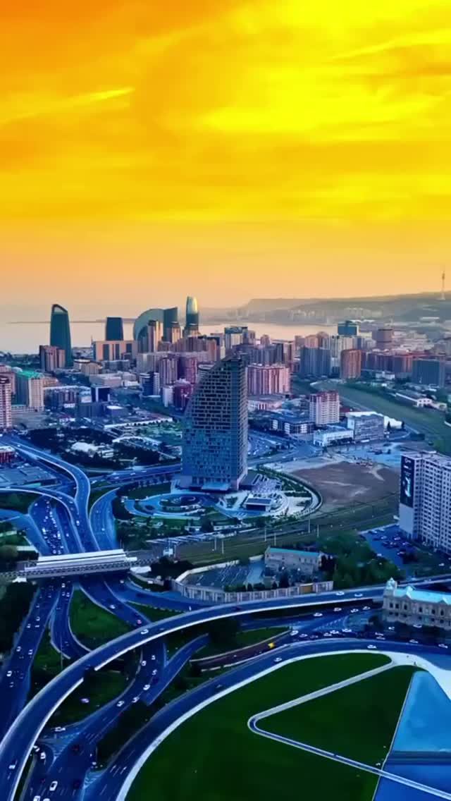 Баку (азерб. Bakı) — столица Азербайджана