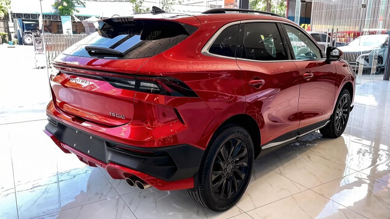 FORTHING T5 EVO 2026 года оснащен турбомотором Mitsubishi объемом 1,5 литра. выдает 197 л.с. Обзор.