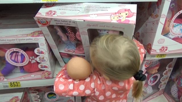 Едем в гипермаркет Алиса купила новую куклу ляльку Go To The Supermarket A New Doll For Alice