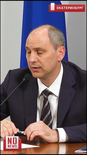 Губернатор рассказал как стоял в очереди на заправку