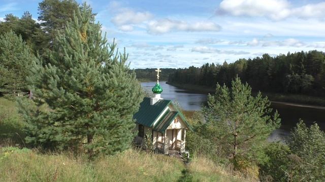 Живописное село на берегу реки. Красивое и уютное село в Костромской глубинке.