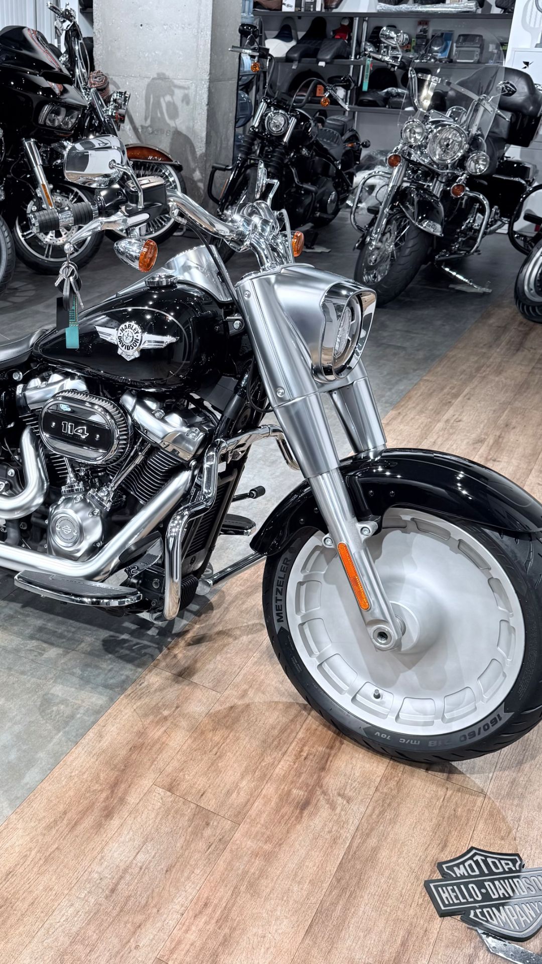 + 2019 HD Fat Boy M8 Vivid Black 24K (VIN 5HD***6317)
