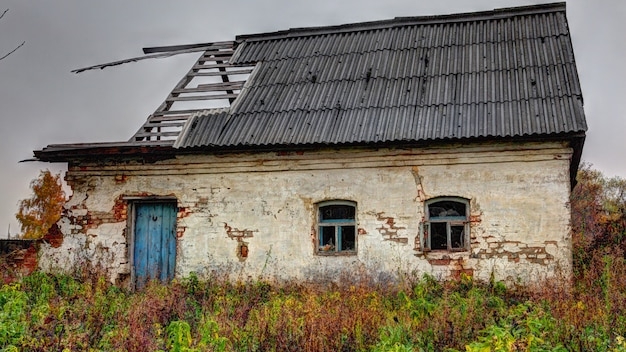 Купила развалюху. Не знаю, что с этим делать.