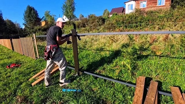 БОЛЬШЕ ПОЛОВИНЫ ЗАБОРА ГОТОВО ✅ ОСТАЛОСЬ НЕМНОГО